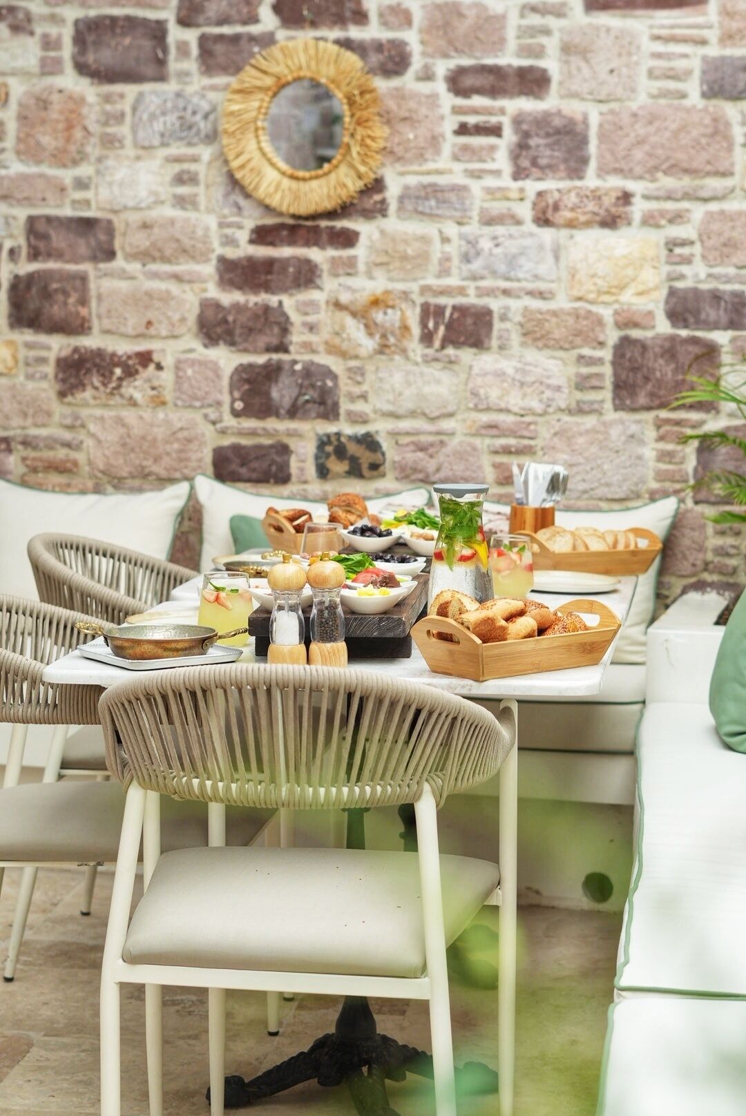 Free daily local cuisine breakfast 