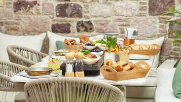 Free daily local cuisine breakfast