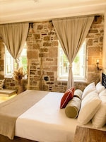 Quarto casal luxo | Wi-Fi de cortesia