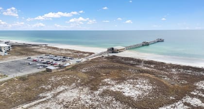 🌊 Gulf Village 101 | Cozy Studio Steps from the Beach w/ Spacious Deck