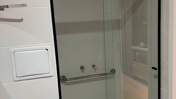 Apartment | Bathroom