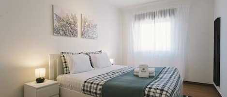 Iron/ironing board, free WiFi, bed sheets