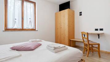 1 bedroom, WiFi, bed sheets