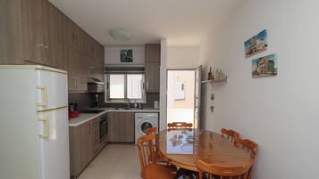 Apartment, Balcony | Private kitchen