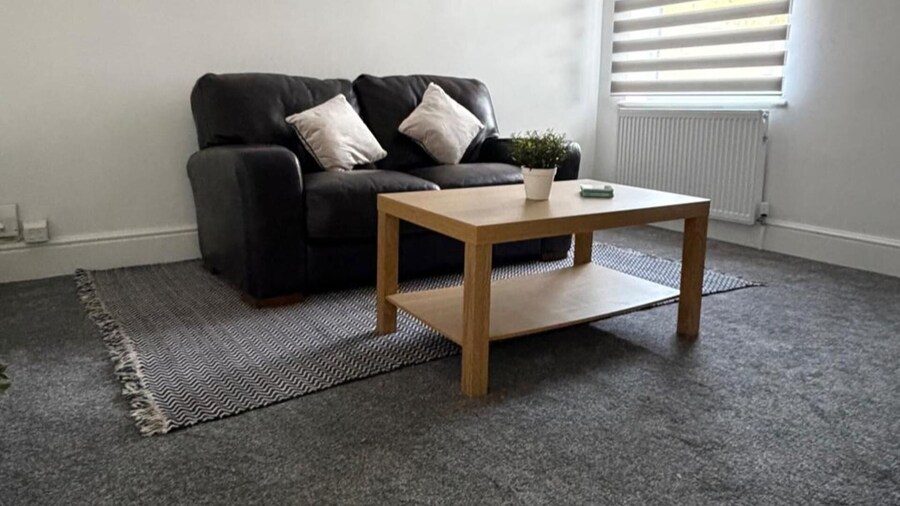 Apartment Sleeps 4 Near Southampton City Centre