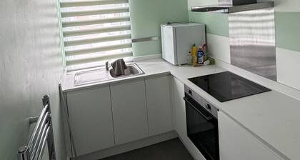 Apartment Sleeps 4 Near Southampton City Centre