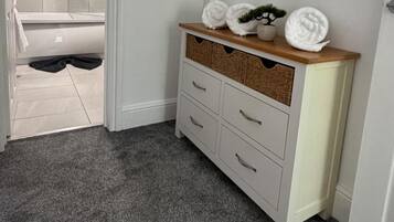Vòi sen/bồn tắm kết hợp, bồn tắm ngâm, khăn tắm