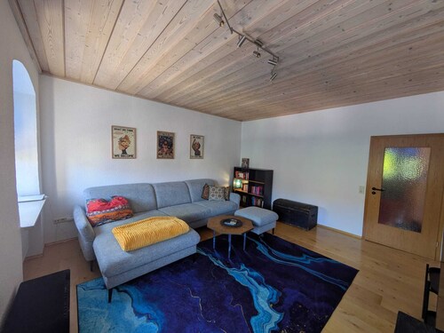  geräumige Wohnung | 4-6 Personen | 5 Min zum Bayernpark