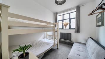 2 bedrooms, iron/ironing board, WiFi (free), bed sheets