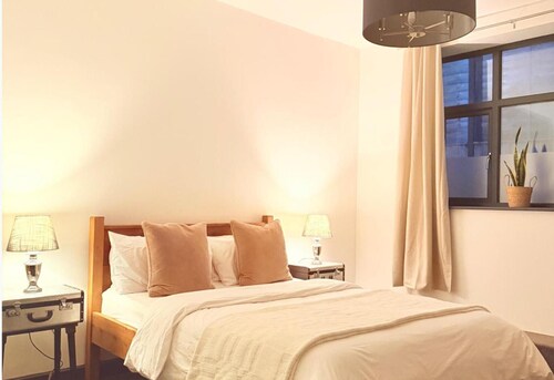 2-bed - Sleeps 5 - Pet Friendly