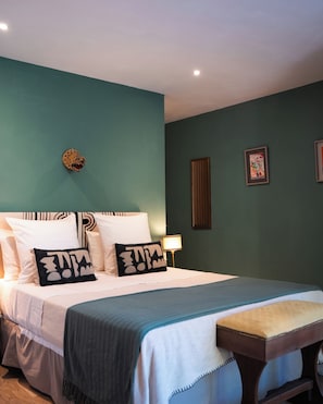Suite, pemandangan kebun | Tirai kedap cahaya, kedap suara, setrika/meja setrika, dan Wi-Fi gratis