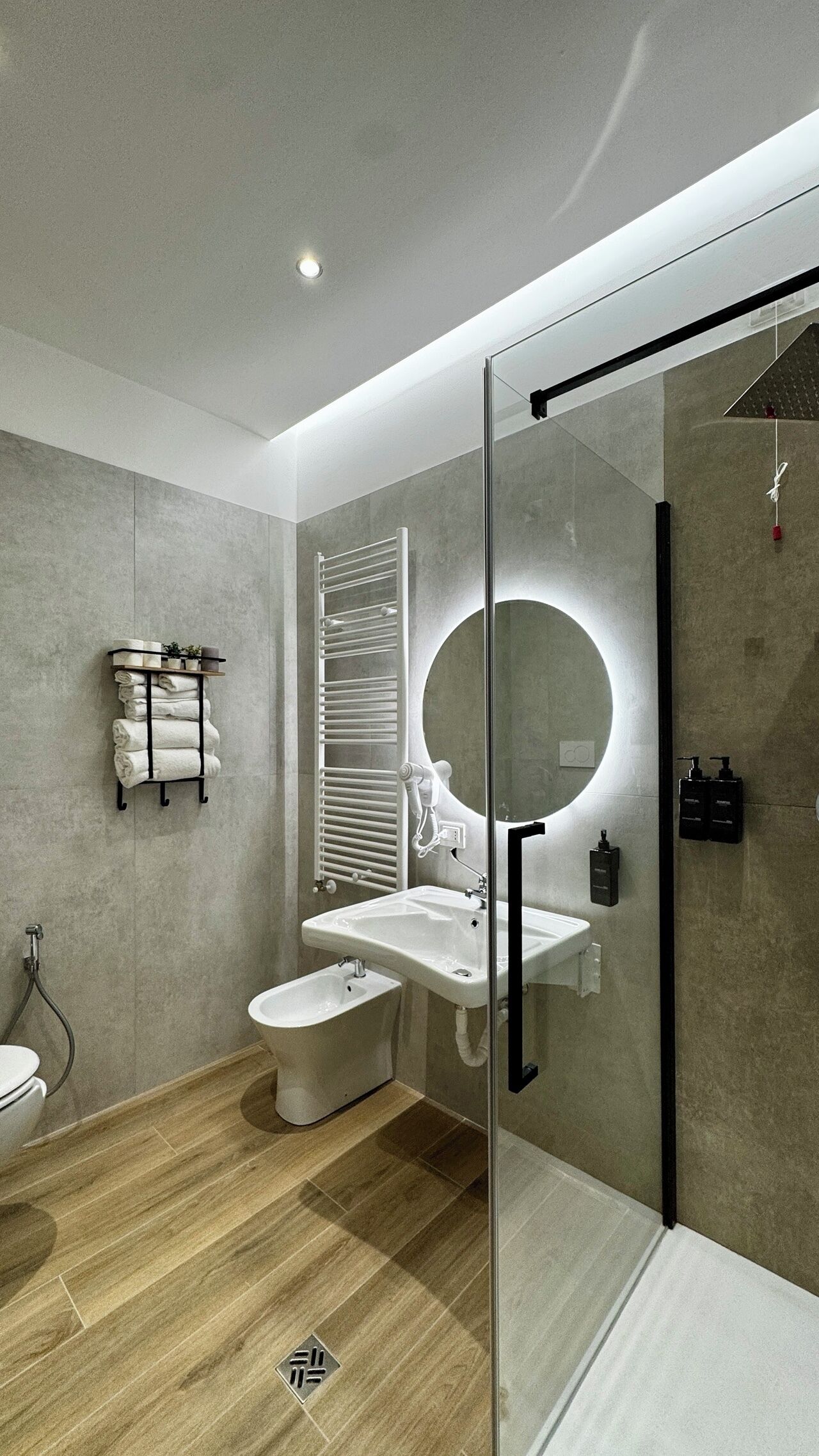 Chambre Double Sénior, accessible aux personnes à mobilité réduite, non-fumeur | Salle de bain
