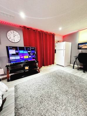 Hus, 1 soverom, peis | Oppholdsrom