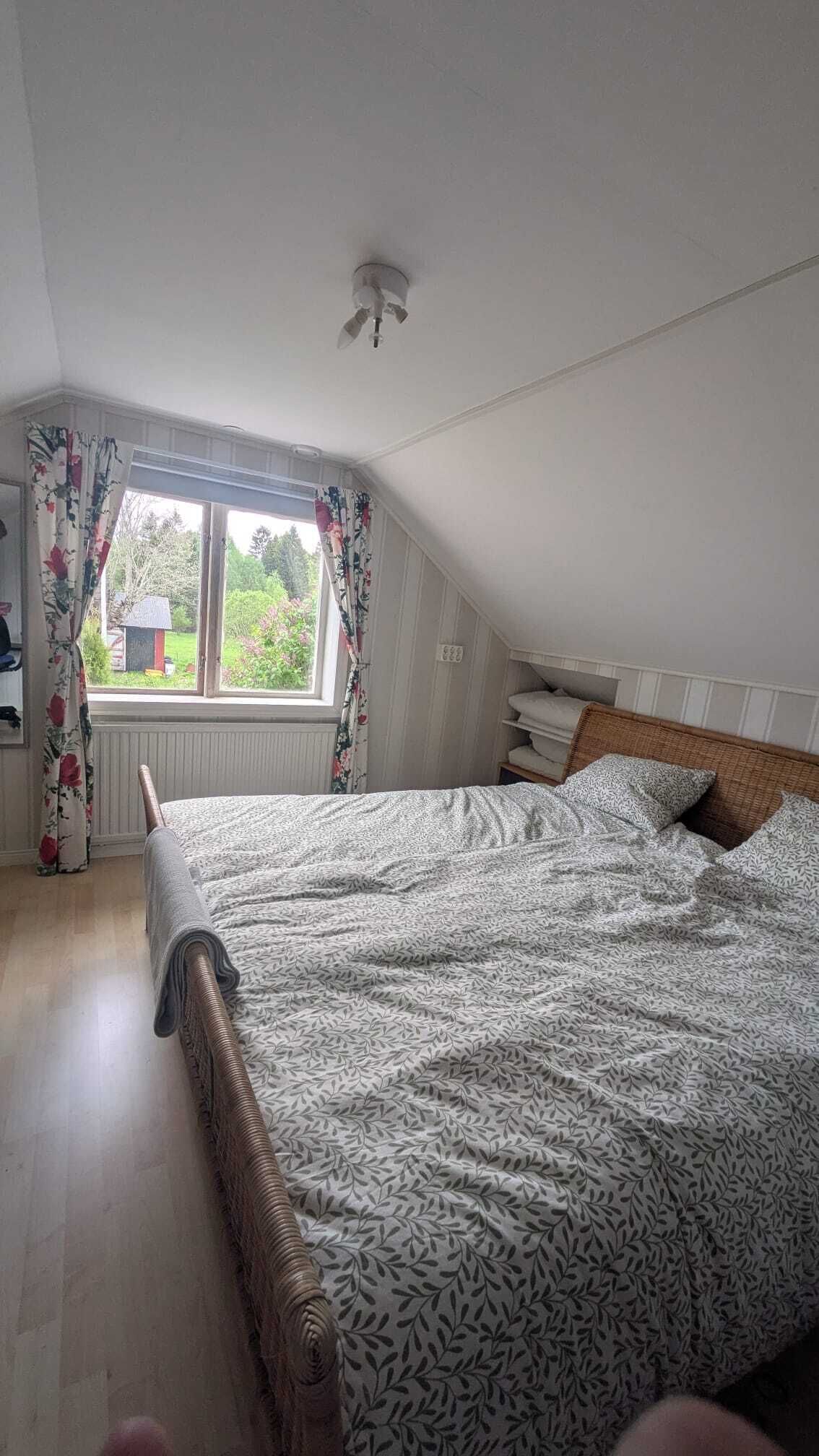 3 bedrooms, bed sheets