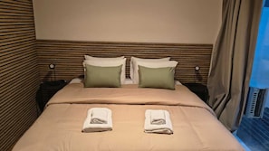 1 Schlafzimmer, Schreibtisch, Bügeleisen/Bügelbrett, Reisekinderbett