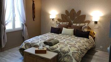 2 bedrooms, iron/ironing board, travel cot, free WiFi