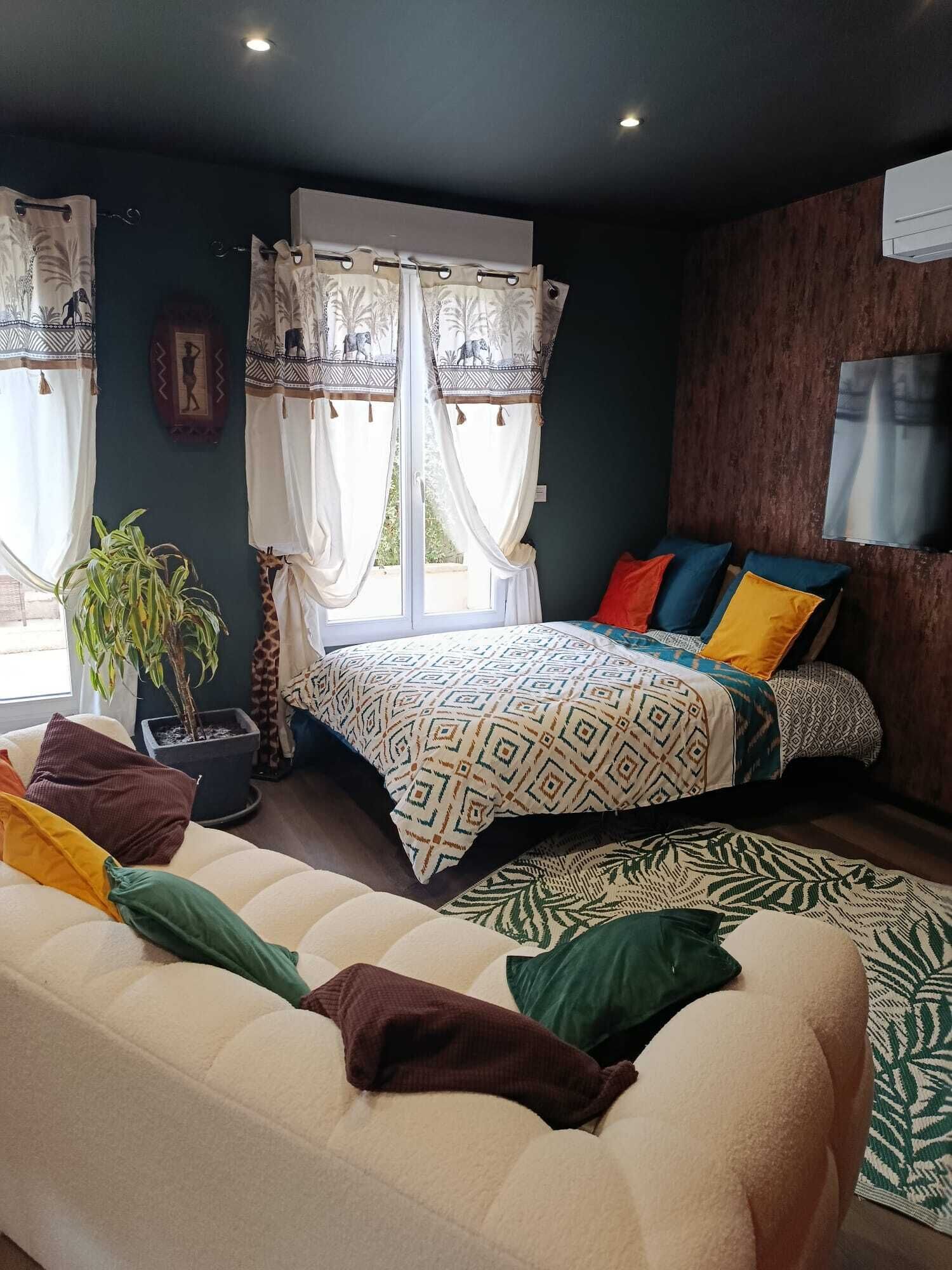 2 bedrooms, iron/ironing board, travel crib, free WiFi