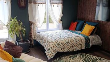 2 bedrooms, iron/ironing board, travel crib, free WiFi