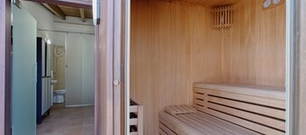 Casa Enrique — Heated Pool, Sauna, and Camino de Santiago in Astorga