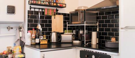 Fridge, microwave, oven