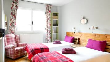 2 bedrooms, iron/ironing board, travel cot, free WiFi