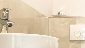 Double Room, City View | Bathroom