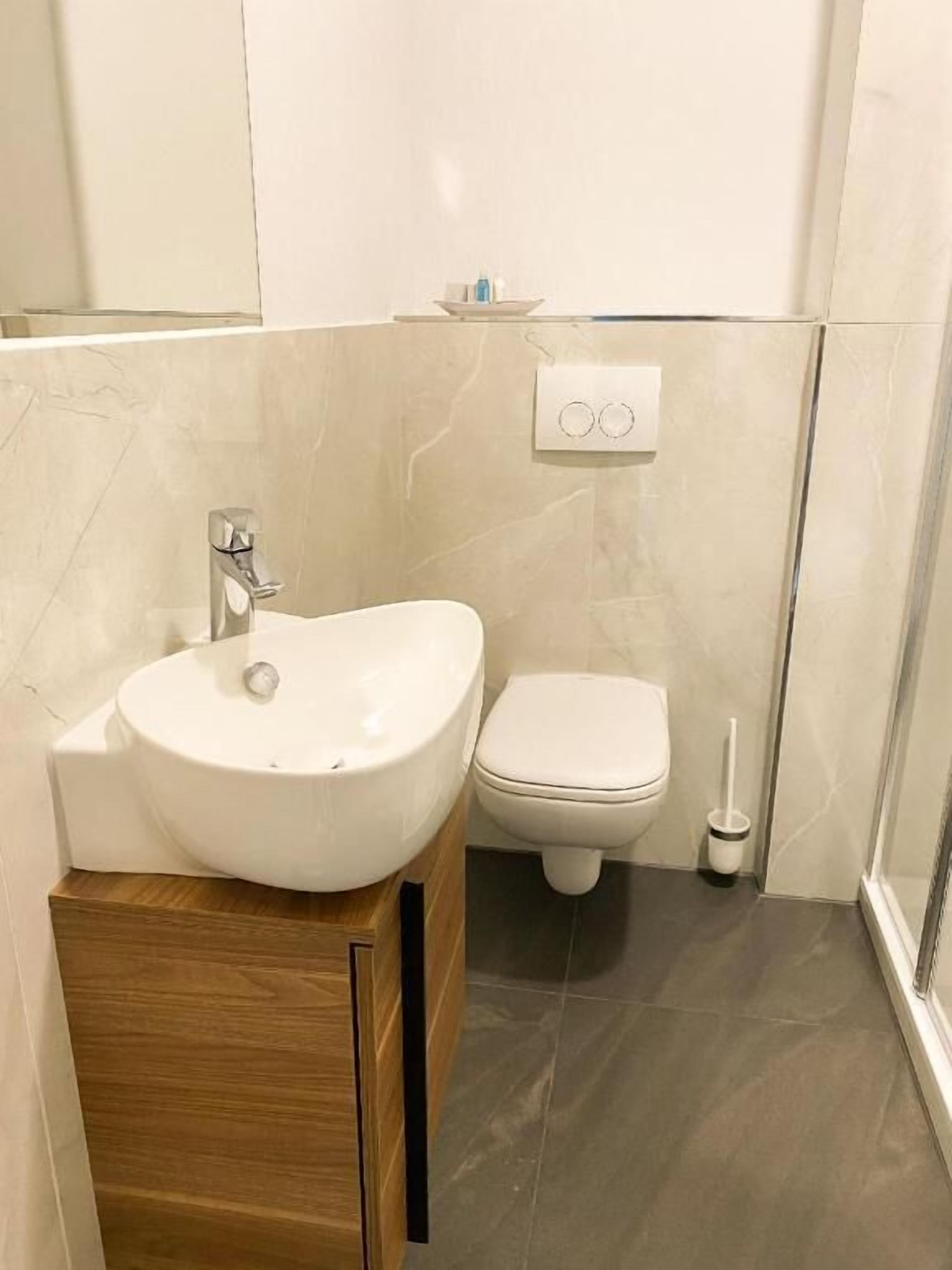 Doppelzimmer, Stadtblick | Badezimmer