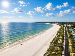Beach - Spacious, new, ocean view 5 bed 5.5 bath house on the beautiful Forgotten Coast. (Mexico Beach)