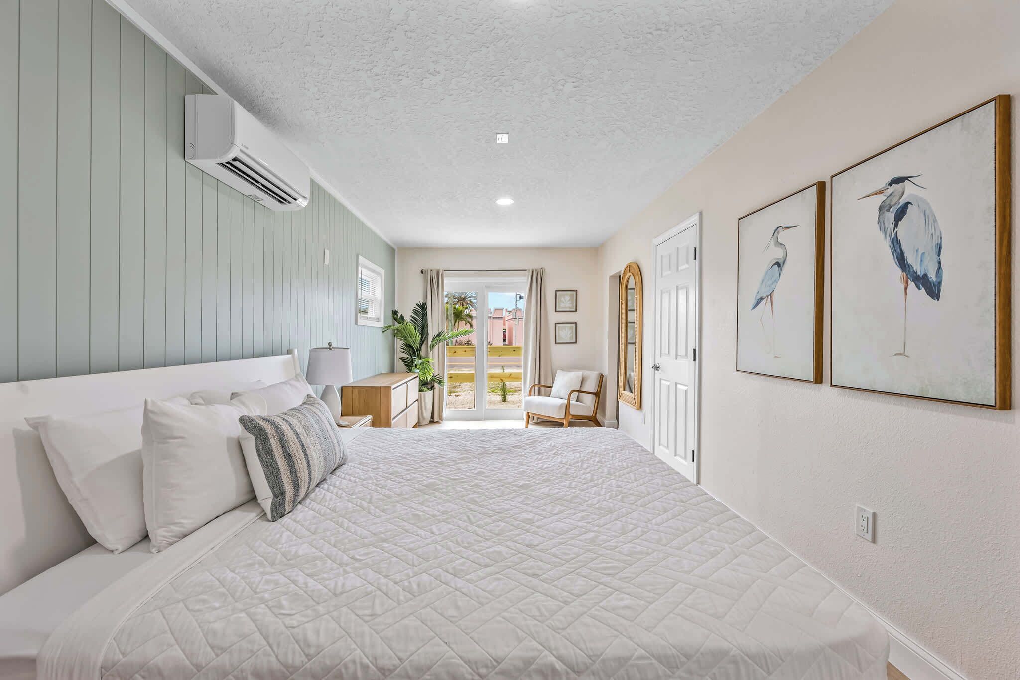 WiFi, bed sheets