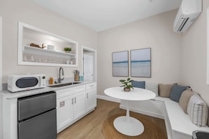 Private kitchen - Dune Drift Beachside Escape (Cocoa Beach)