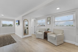 Interior - High Tide Coastal Hideaway (Cocoa Beach)