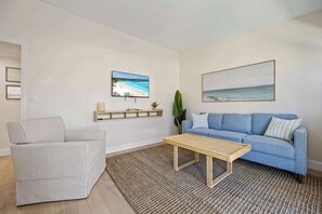 TV - High Tide Coastal Hideaway (Cocoa Beach)