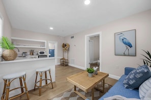 TV - Tidal Wave Oceanfront Hideaway (Cocoa Beach)