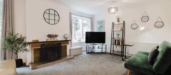 Spacious 4-Bed Home with Free Parking