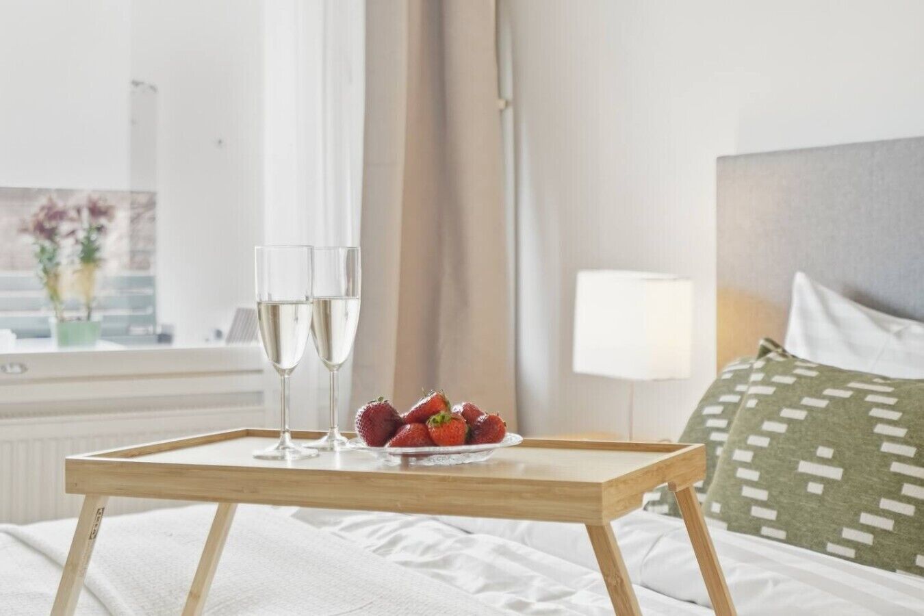 Desk, iron/ironing board, WiFi, bed sheets