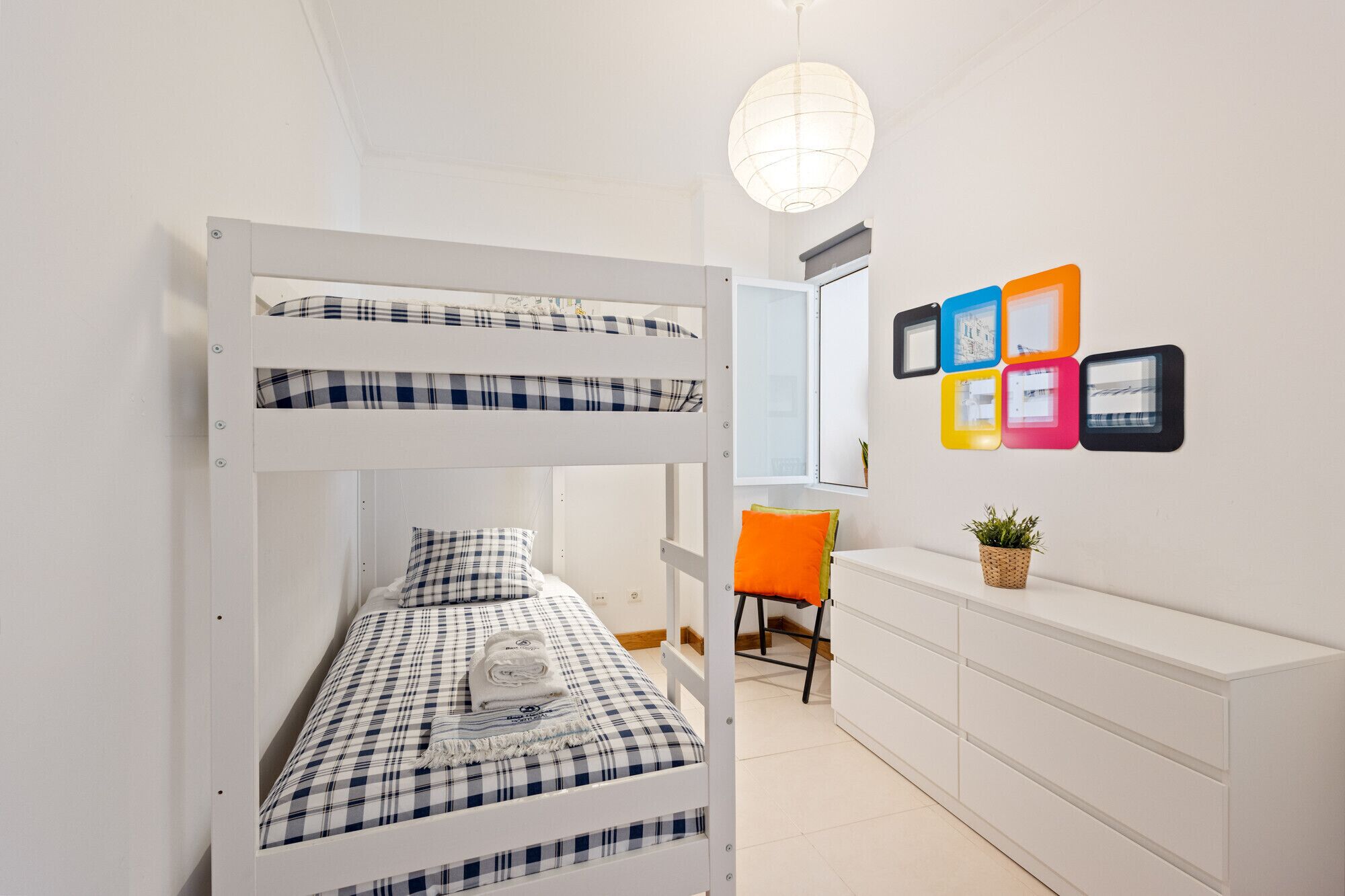 2 bedrooms, iron/ironing board, WiFi (free), bed sheets