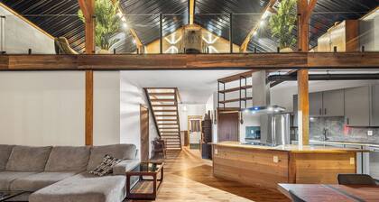 Sylvan Beach Sanctuary - Spacious 4-bedroom house in amazing Blossvale with AC