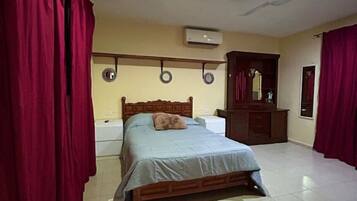 Desk, WiFi, bed sheets
