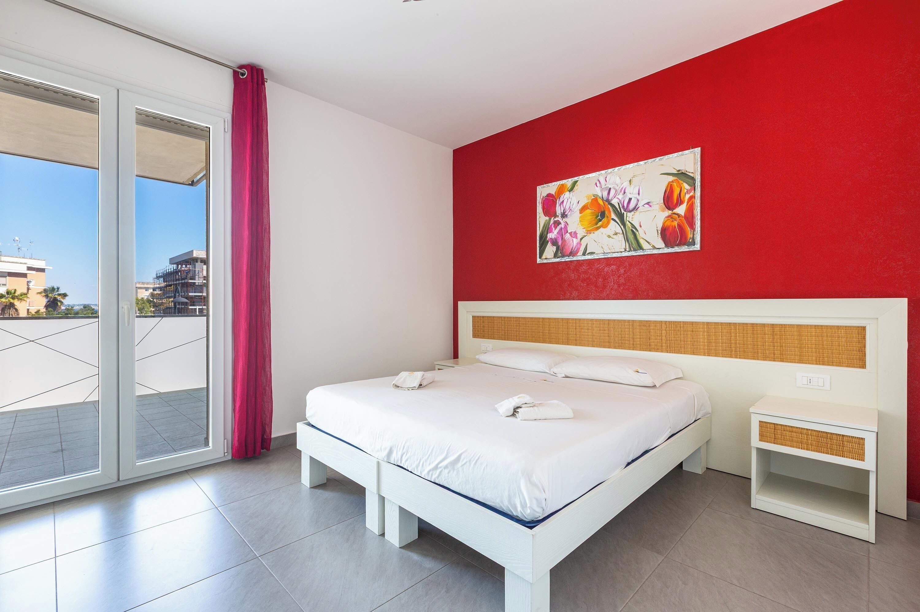 1 chambre, fer et planche à repasser