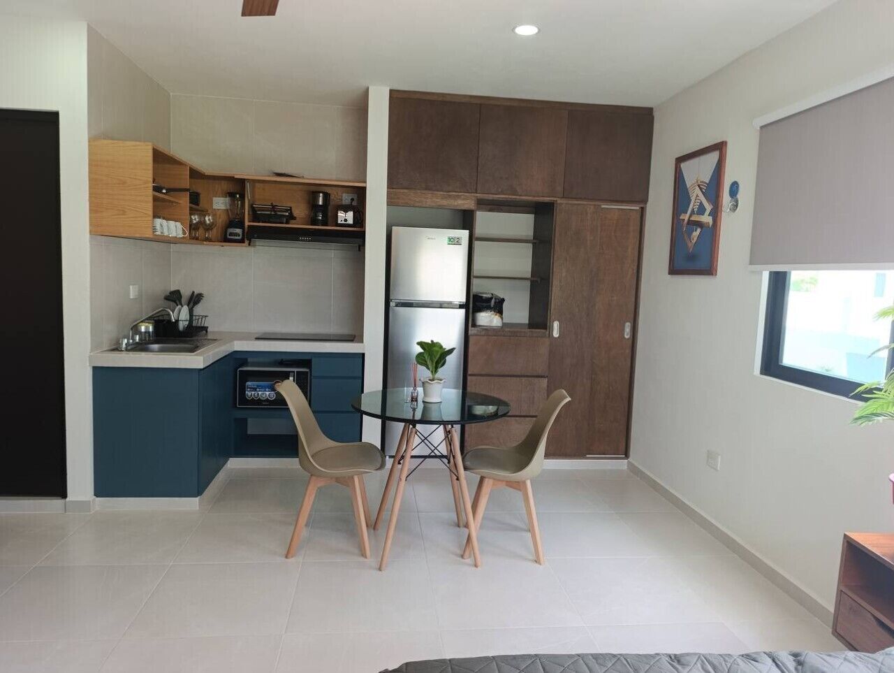 Fridge, microwave, stovetop, coffee/tea maker