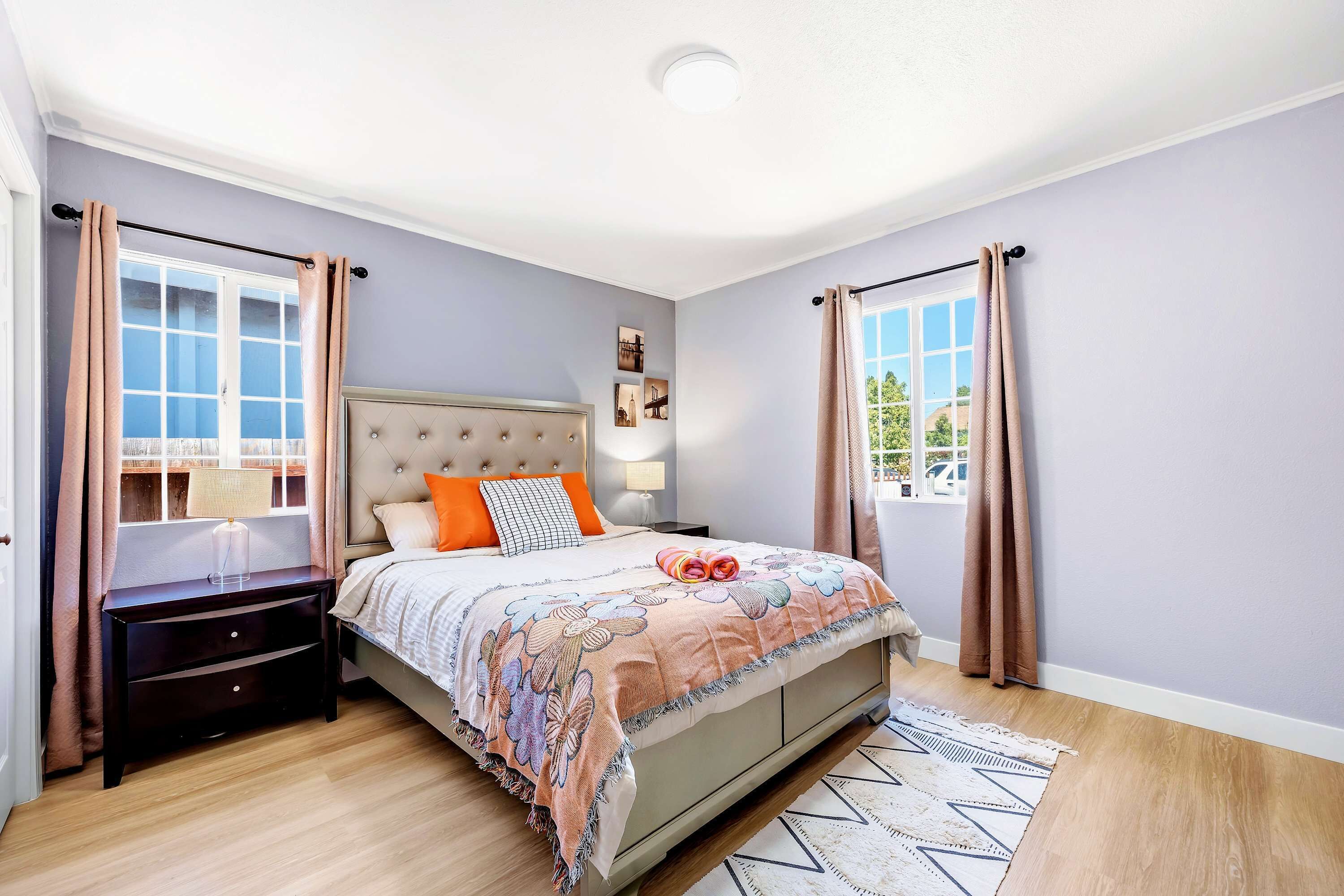 3 bedrooms, desk, iron/ironing board, WiFi (free)