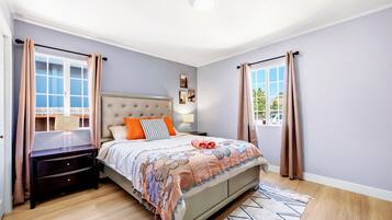 Desk, iron/ironing board, free WiFi, bed sheets