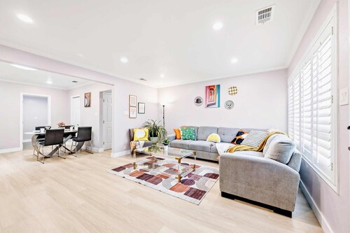 Fresh 3BR East Bay Home near OAK | 2 Parking Spots