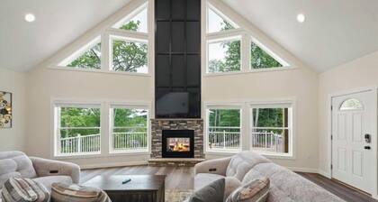 The South Harmony House, Luxury Escape, HotTub, 5,000sqft, Gameroom