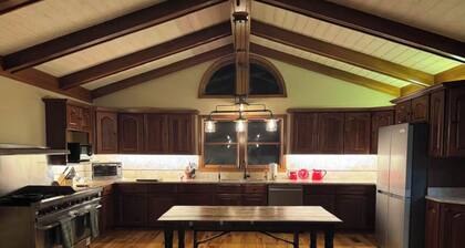 Beautiful 4-Dublin Ranch Farm Retreat near Memorial Drive