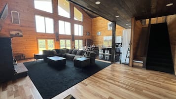 Comfort House, Mountain View | Living room