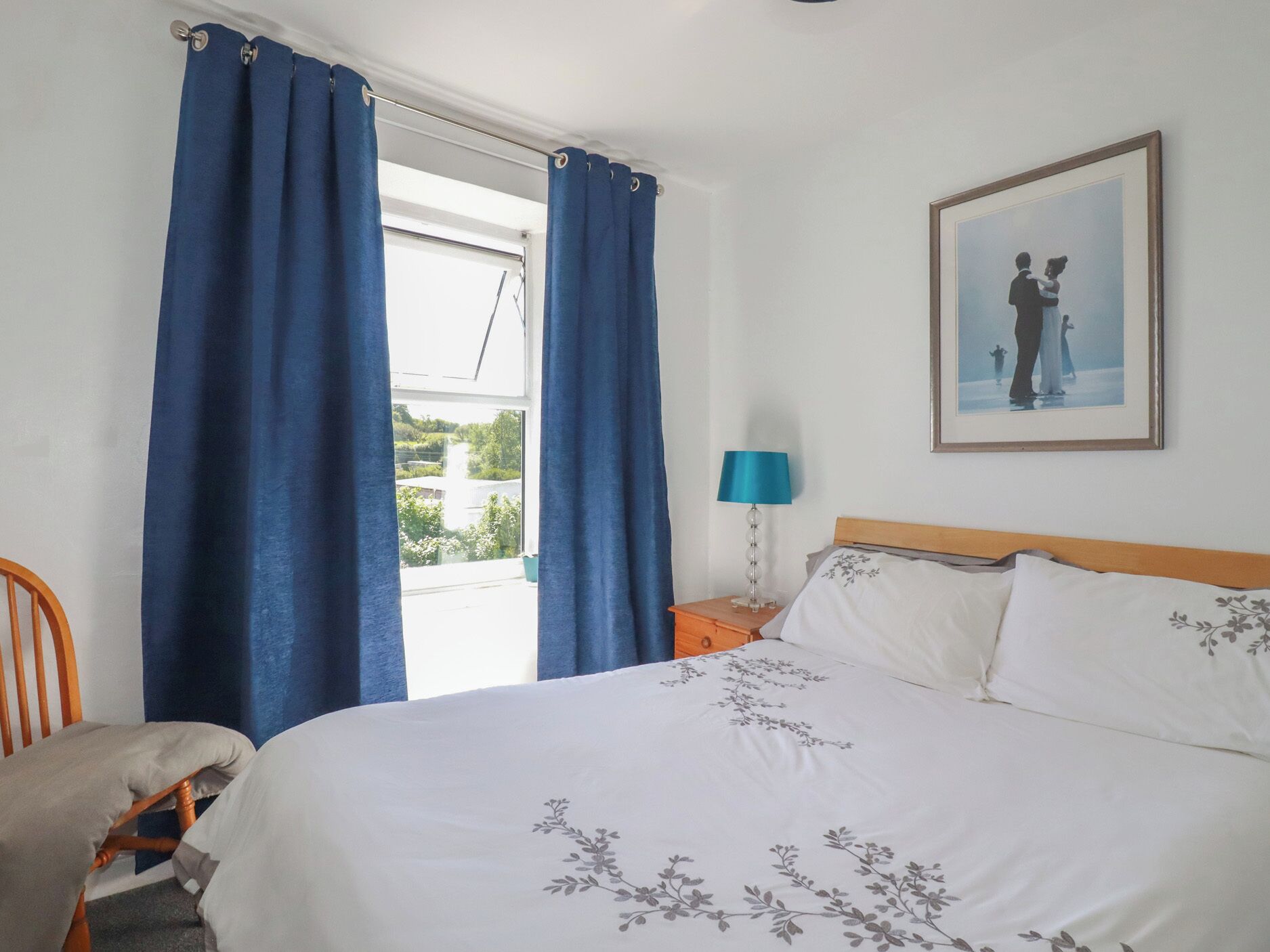 2 chambres, accès au Wi-Fi (inclus), décor unique, ameublement unique
