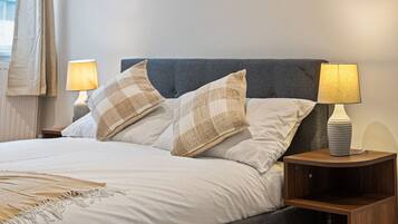 2 bedrooms, desk, iron/ironing board, travel cot