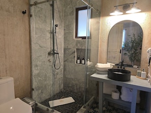 Family Apartment | Bathroom - Departamento Zeus (Val'Quirico)