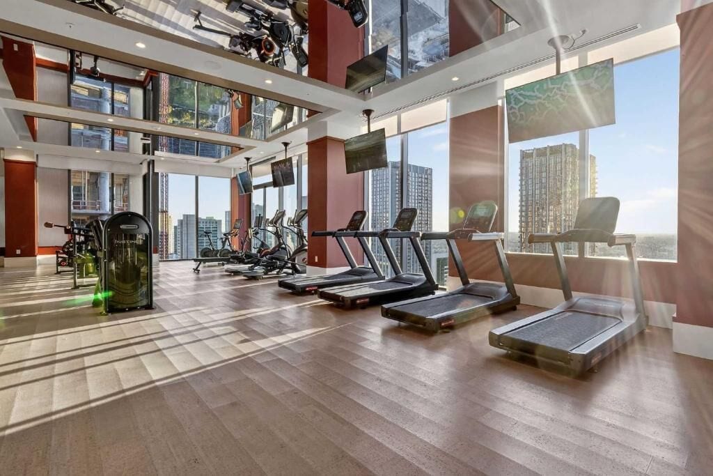 Junior Apartment, Patio, City View | Fitness facility